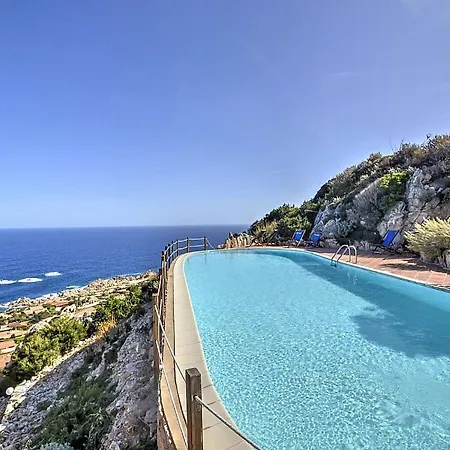 Sleeps 8 Pool Costa Paradiso