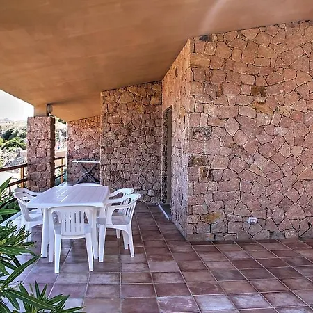 Villa Sleeps 8 Pool